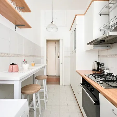 Di Design - Metro Re Di Apartment *