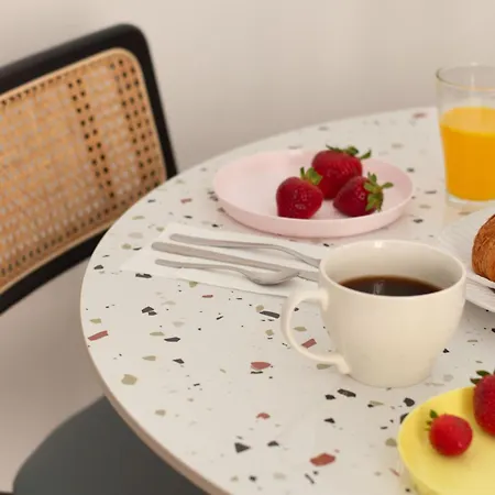 Di Design - Metro Re Di Apartment *